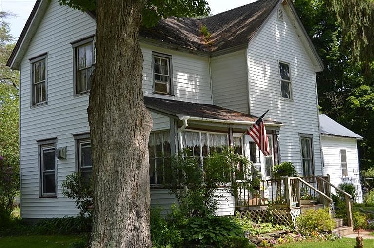 1st image of 38 Vine St