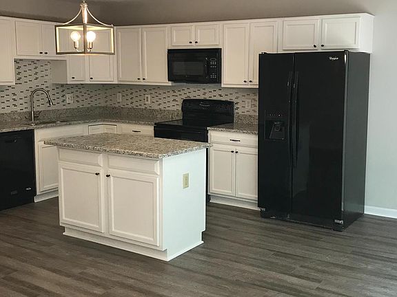 4th image of 605 Twin Brook Ln