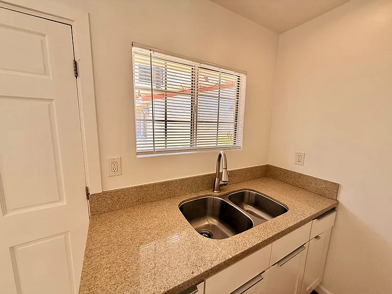 7529 Herschel Ave — Photo 9