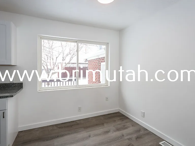 5856 S 157 W — Photo 9