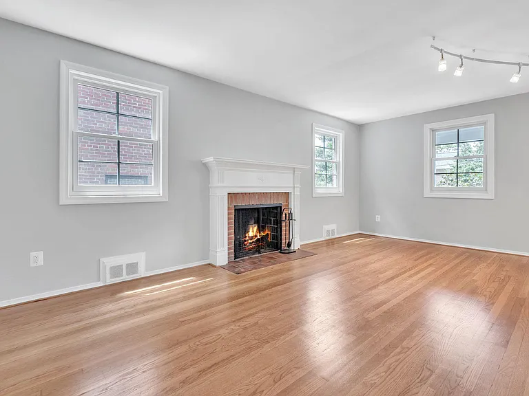 4306 Alton Pl NW — Photo 6