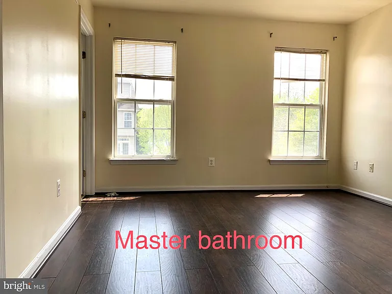 549 Eisenhower Dr — Photo 11