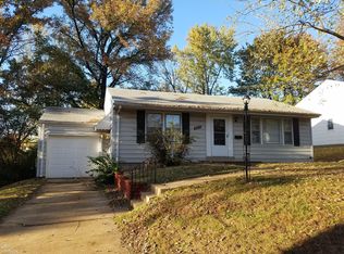 8917 Darnell Pl, Saint Louis, MO 63136