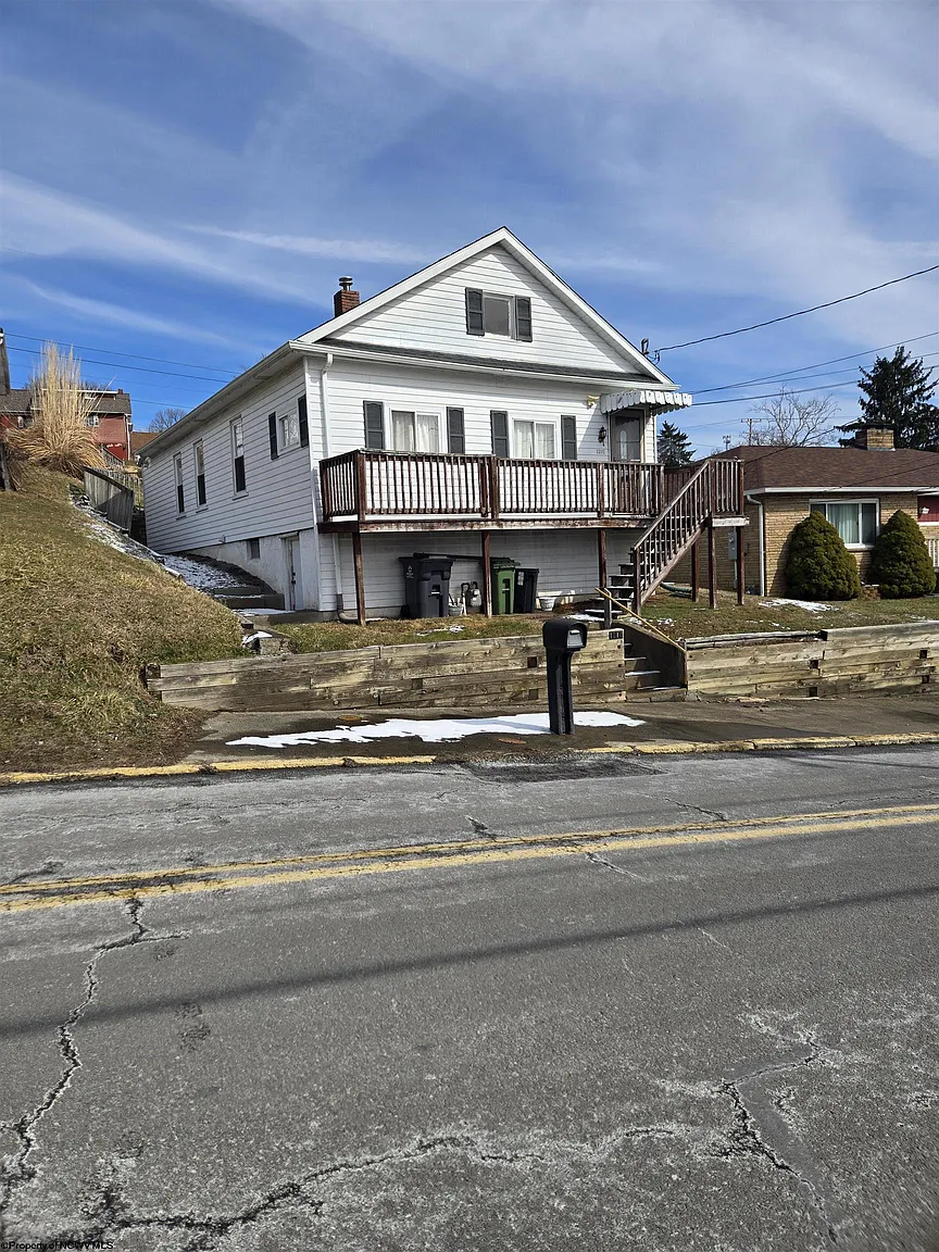 1215 Richwood Ave photo 1