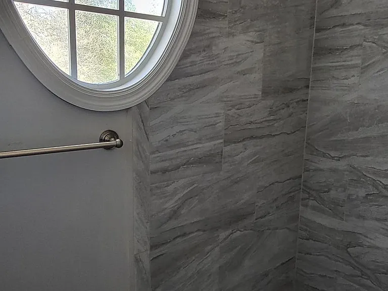 1118 Amberley Woods Dr — Photo 20
