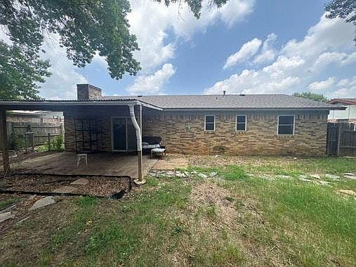 2nd image of 629 Meadowcrest Dr