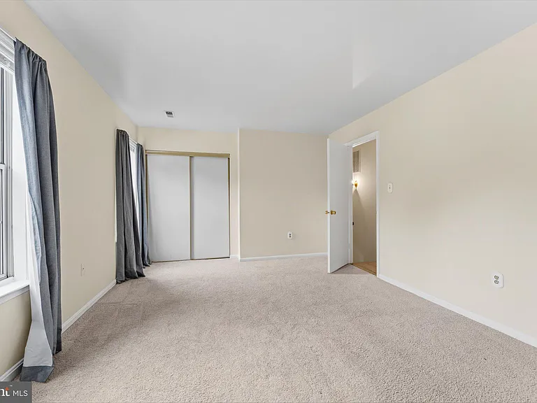 2753 Bixby Rd — Photo 16