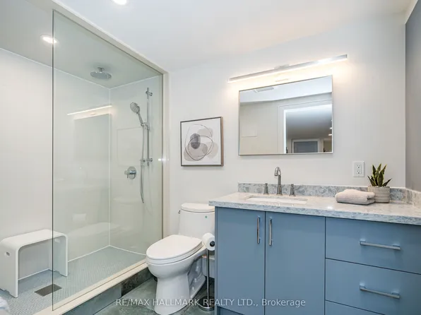 202 Rusholme Rd, Toronto, ON M6H 2Y7