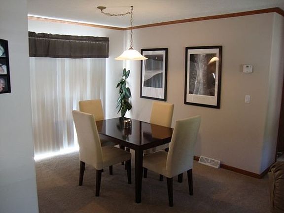 Dining are with sliding doors to back yard