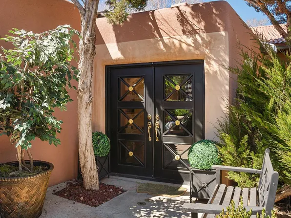 222 State Road 240, Taos, NM 87571