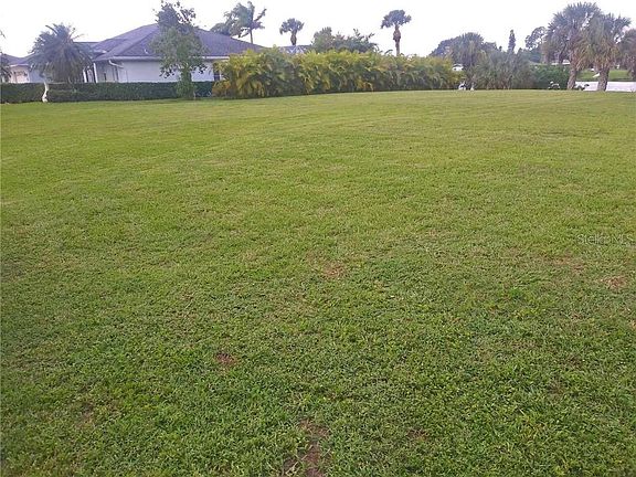 4th image of 3225 Beacon Dr