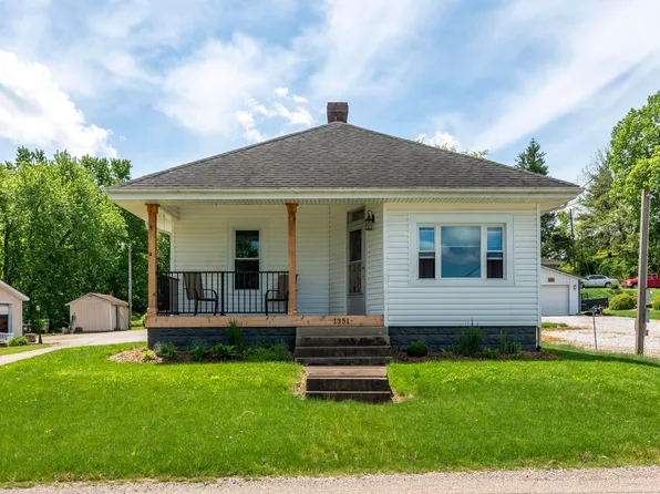 1351 Charles St, Logan, OH 43138