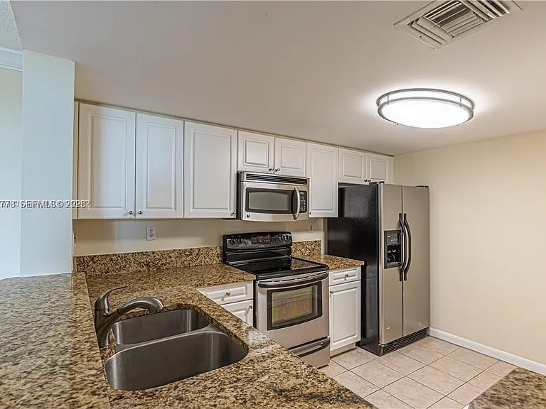520 SE 5th Ave #2409 — Photo 9