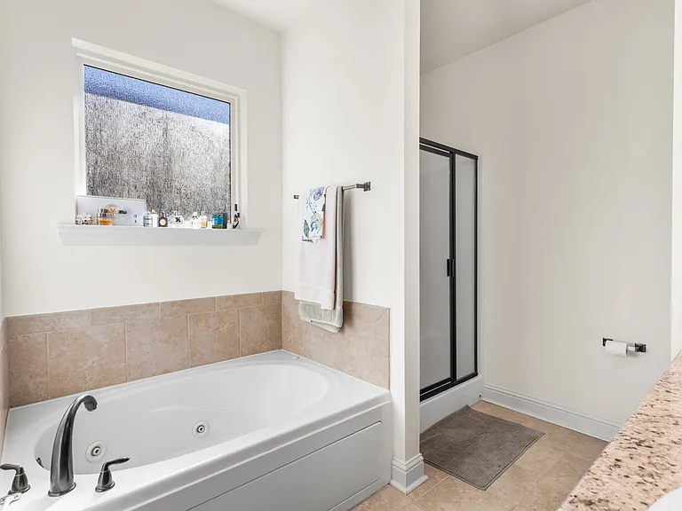 9340 Falling Oak Dr — Photo 5