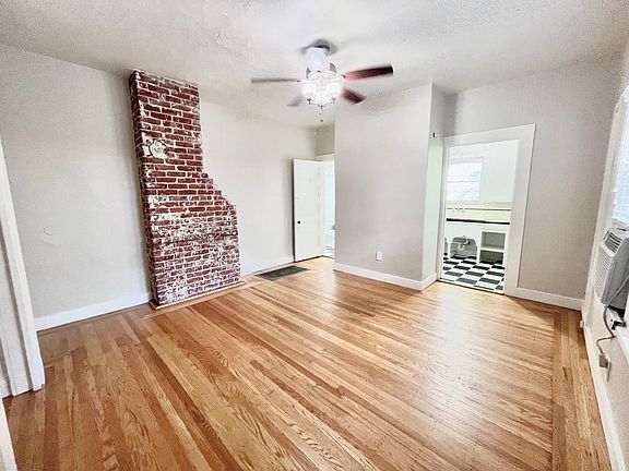 3rd image of 2401 P St APT B