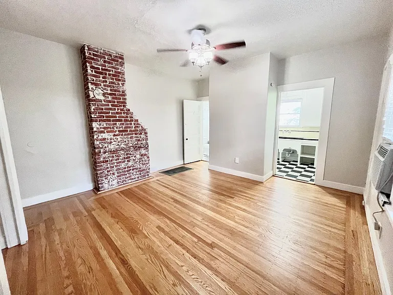 2401 P Street — Photo 3