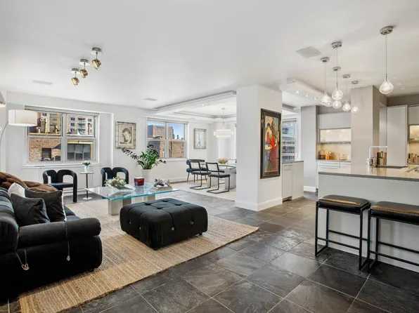 400 East 54th Street 19F image 1 of 11