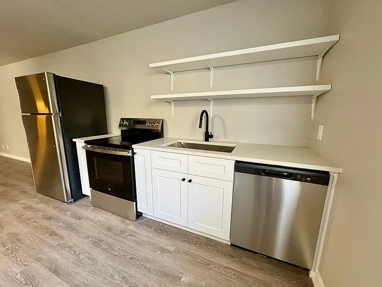 705 Sunrise Ave — Photo 39