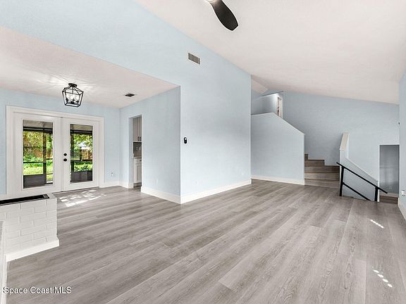 4th image of 4380 Carlysle Ave