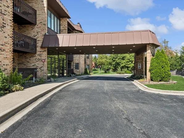 2880 Torrey Pine Ln APT 2C, Lisle, IL 60532