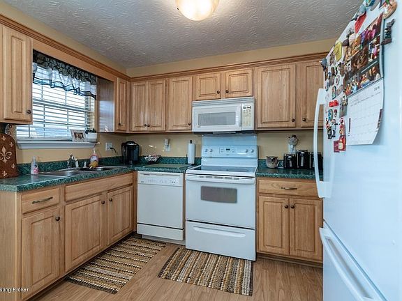 5th image of 270 White Blossom Dr