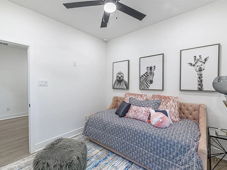 7806 Comal St #B — Photo 19