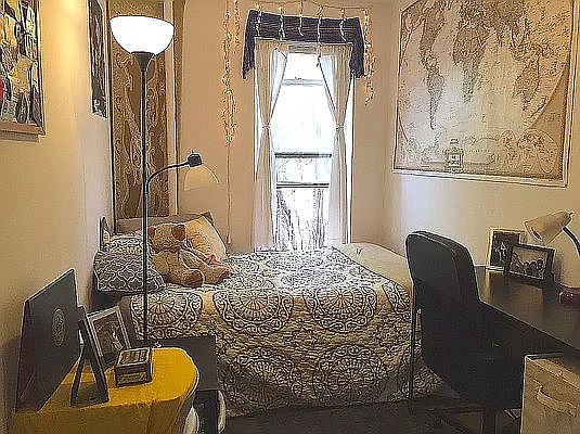 2nd image of 236 E 95th St APT 2R