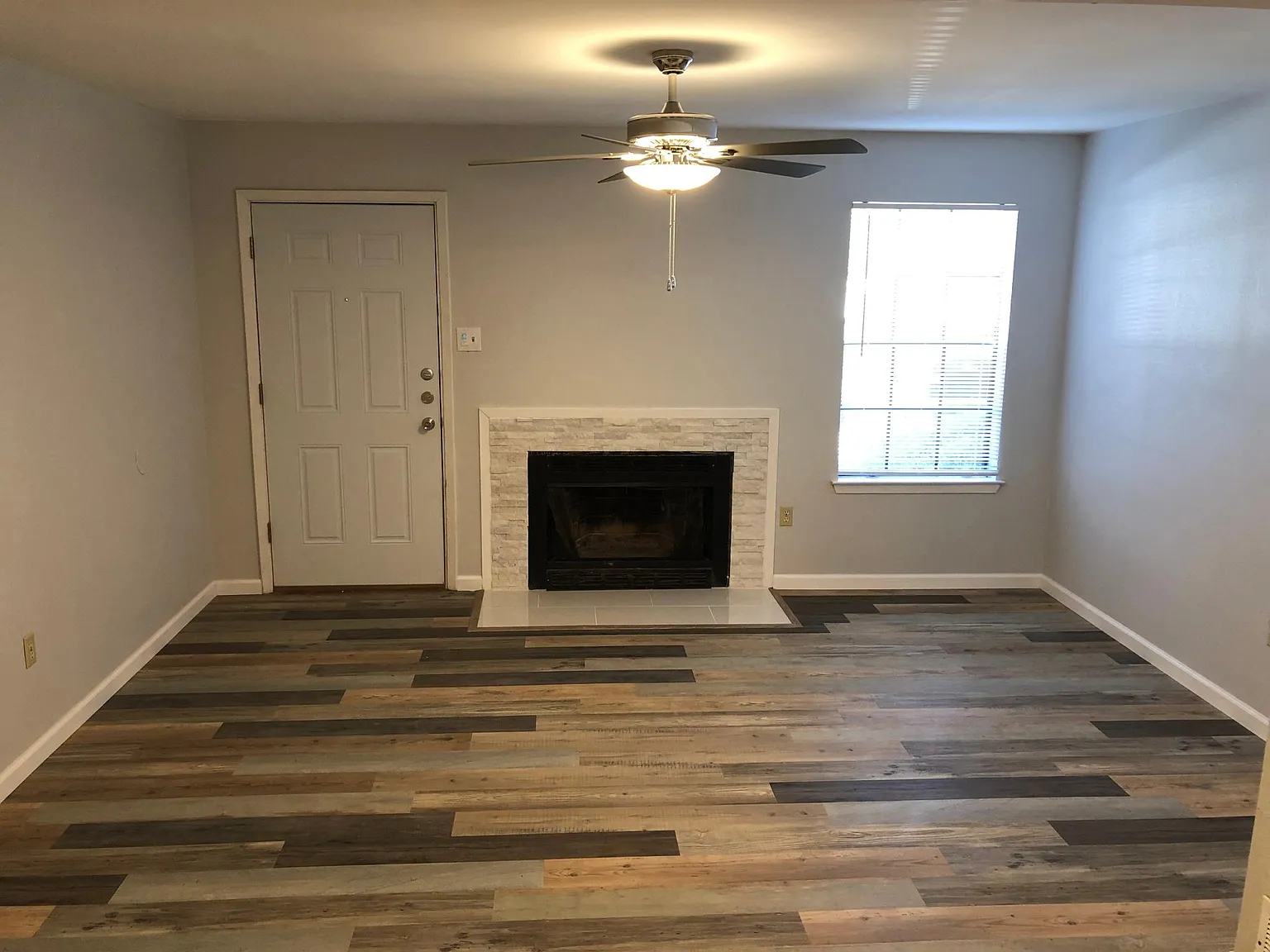 2 bed, 1.5 bath, 1088 sqft, $1,100 — Photo 2