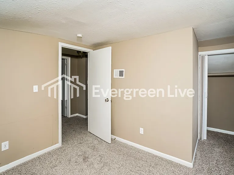 3532 N 77th St — Photo 13