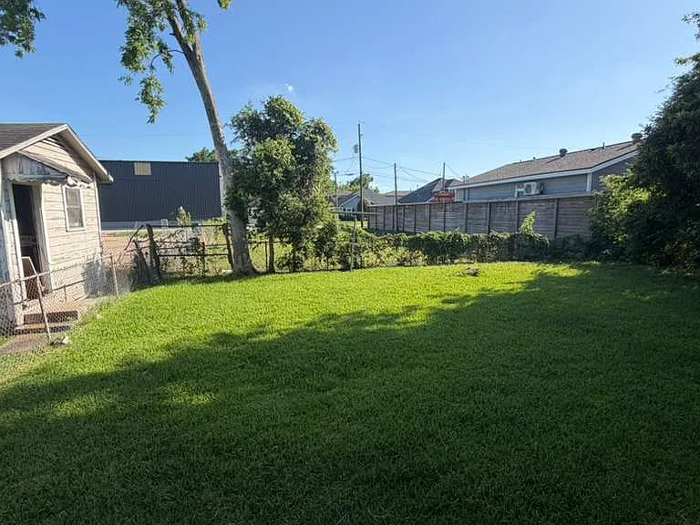 3710 Bremond St #B — Photo 28