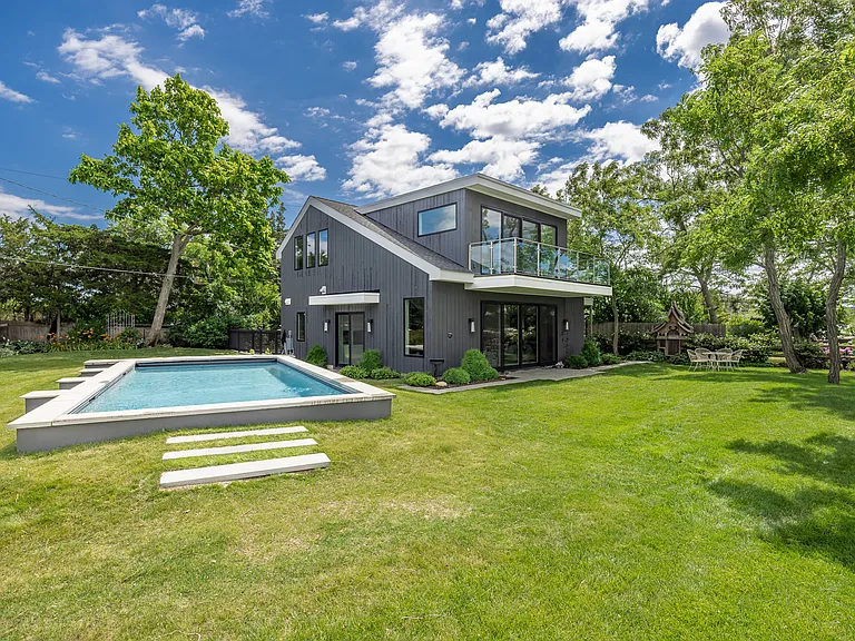 308 Towd Point Rd — Photo 4