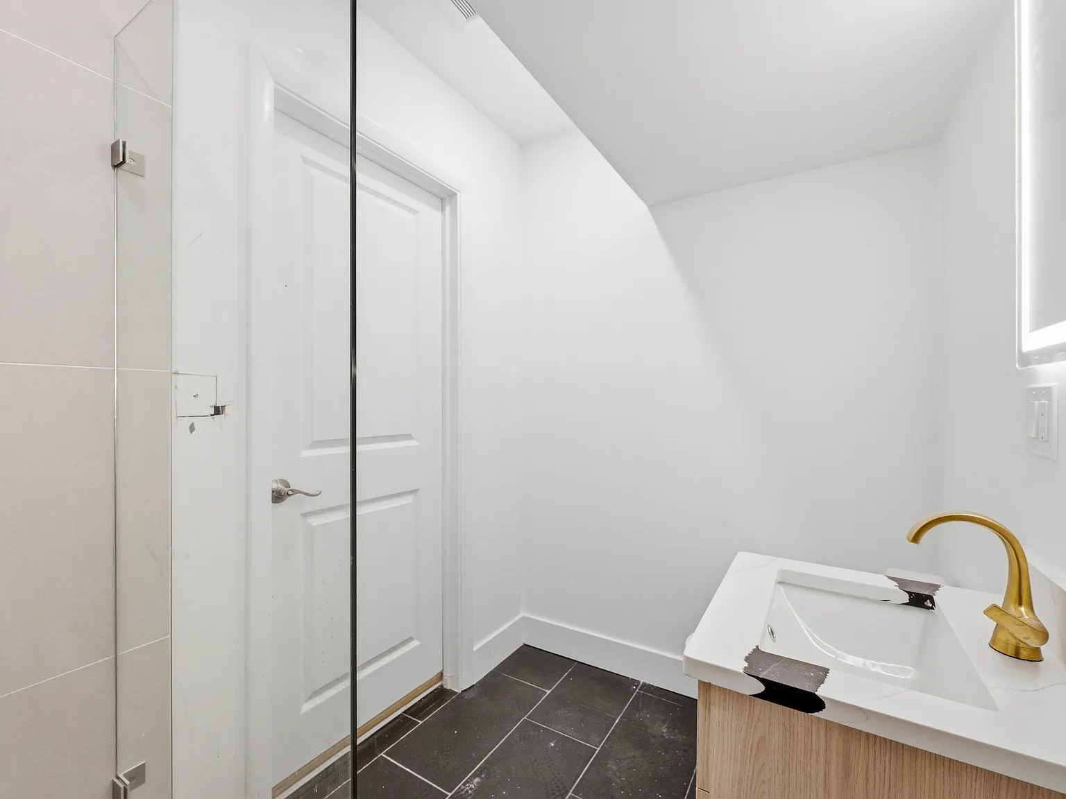 3 bed, 1883 sqft, $5,800 — Photo 4