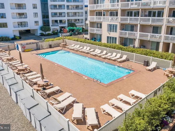 323 44th St S APT 21, Brigantine, NJ 08203