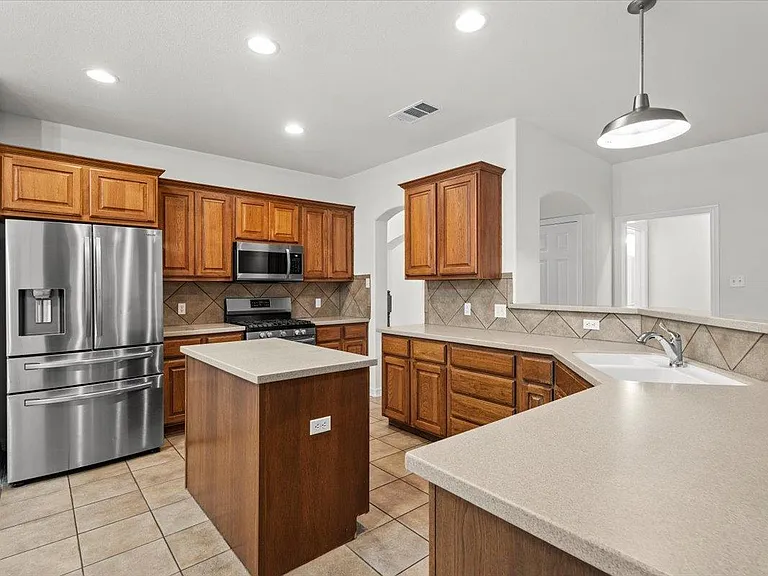 2304 Village View Loop — Photo 8