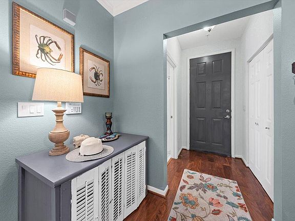4th image of 60 Fenwick Hall Aly APT 913