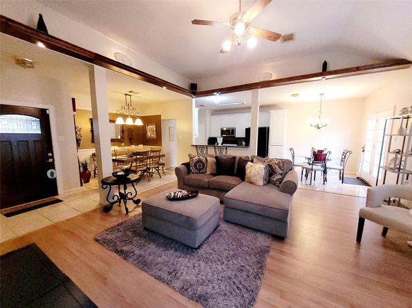4134 Teal Valley Ct, Fresno, TX 77545