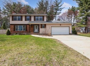 4809 Birchwood Dr, Midland, MI 48642