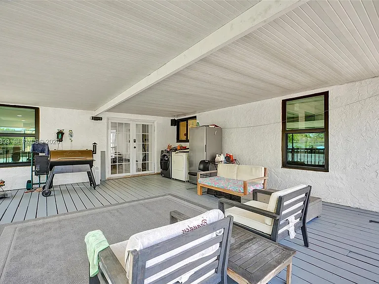 9750 SW 211th St — Photo 34