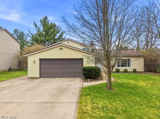 32430 N Roundhead Dr, Solon, OH 44139