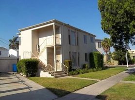 Camona Avenue - Venice Blvd Apartments, 5605