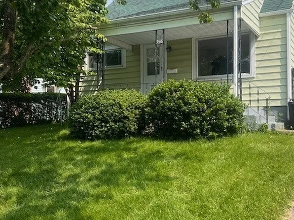 296 Sanderson Ave, Campbell, OH 44405