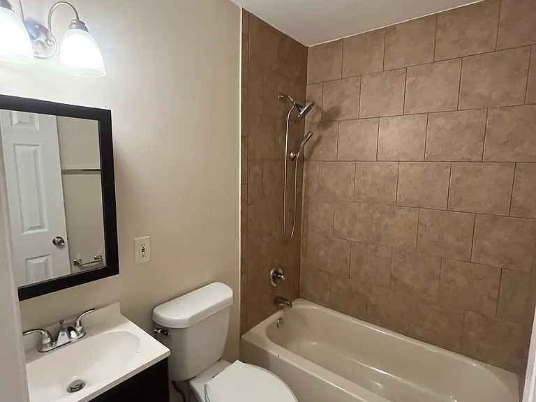 124 Fairfield Ave — Photo 8