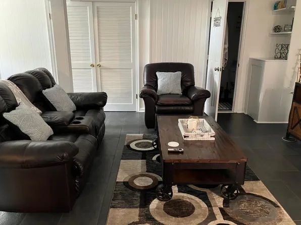 1014 Tuscarora Dr SW, Leesburg, VA 20175