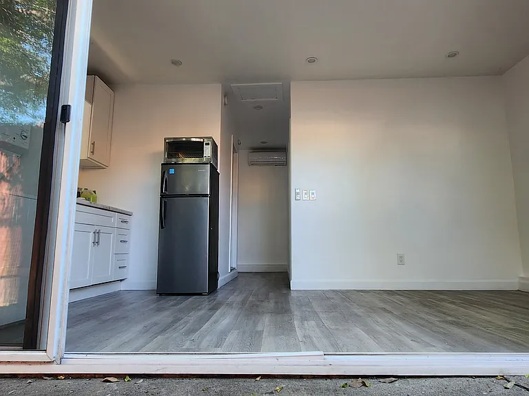 6231 Haas Ave — Photo 3