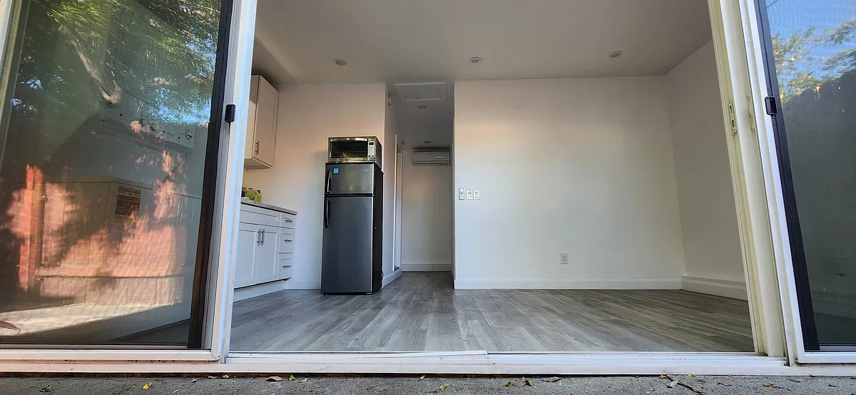 Building Photo - 6231 Haas Ave