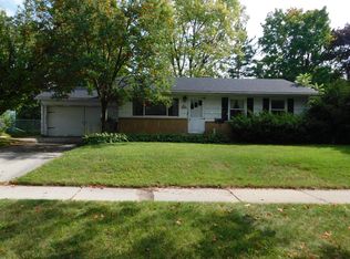 N71W6111 Appletree Ln, Cedarburg, WI 53012