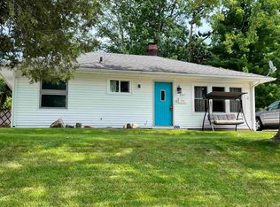 6011 Oakmont Rd, Fort Wayne, IN 46816