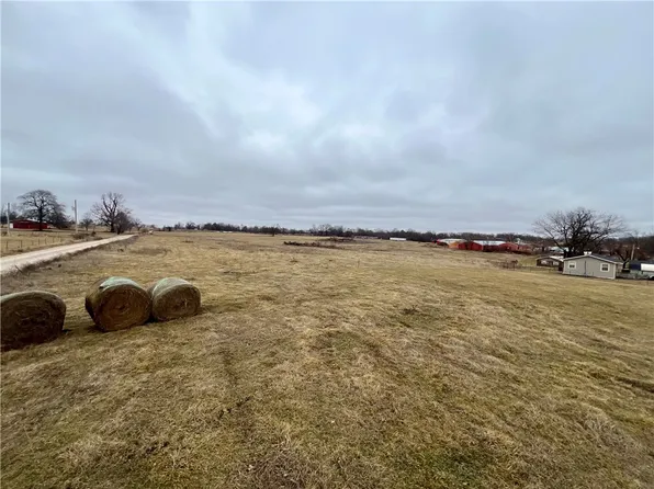 Marchant Rd, Springdale, AR 72762