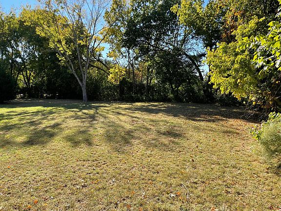 3rd image of 1135 Cabell Dr #A