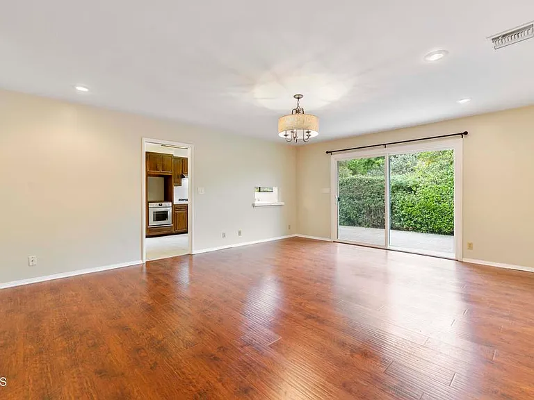 6347 N Muscatel Ave — Photo 8